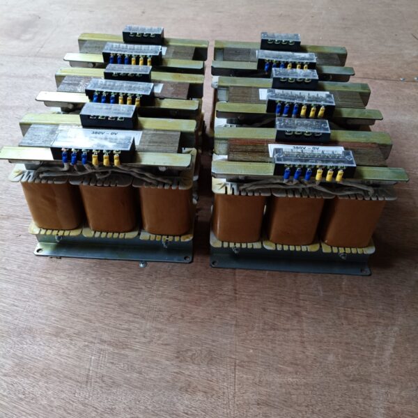 may-bien-ap-tran-3-pha-380v-220v-200v-day-dong-chuan-100 (2) may-bien-ap-tran-3-pha-380v-220v-200v-day-dong-chuan-100 (2)