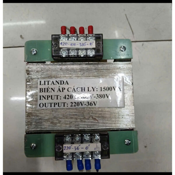 bien-ap-cach-ly-1500va-3