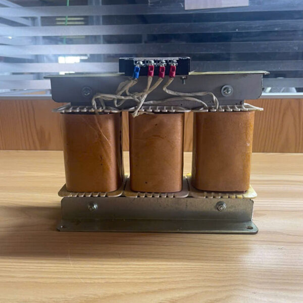 bien-ap-tran-2kva-3-pha-3