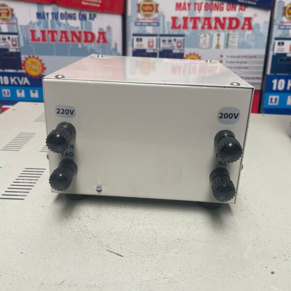Doi-nguon-5kva-vao-220v-ra-200v-3