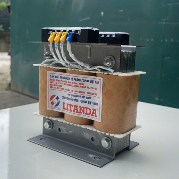 bien-ap-tran-cach-ly-100va-3-pha-2
