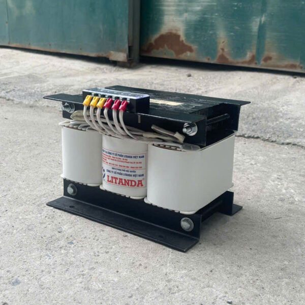 bien-ap-tran-3kva-cach-ly-1