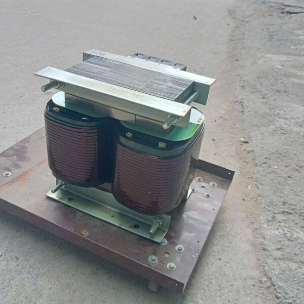 bien-ap-tran-vao-220v-ra-220v-4