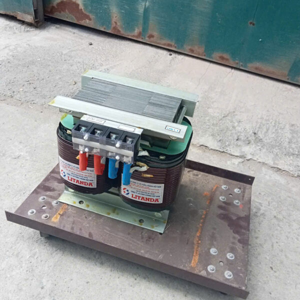 bien-ap-tran-vao-220v-ra-220v-5