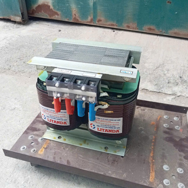 bien-ap-tran-vao-220v-ra-220v-6