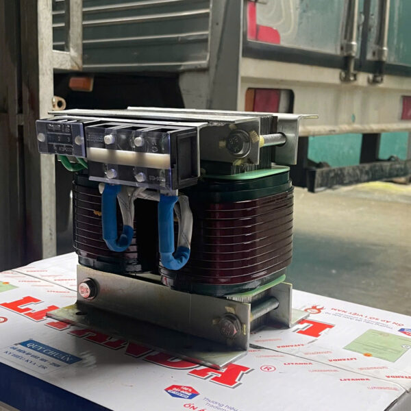 bien-ap-tran-cach-ly-1.5kw-vao-220c-ra-36v-2