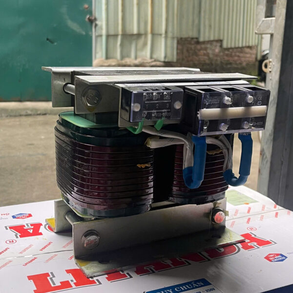 bien-ap-tran-cach-ly-1.5kw-vao-220c-ra-36v-3