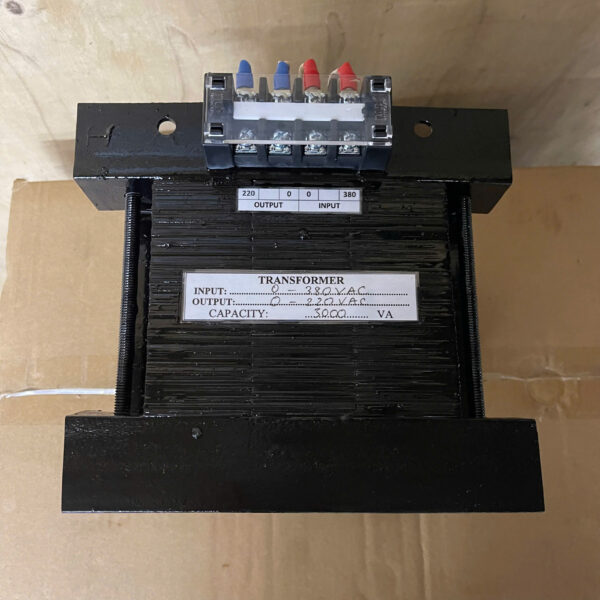 bien-ap-tran-cach-ly-3000va-vao-380vac-ra-220vac-litanda-5