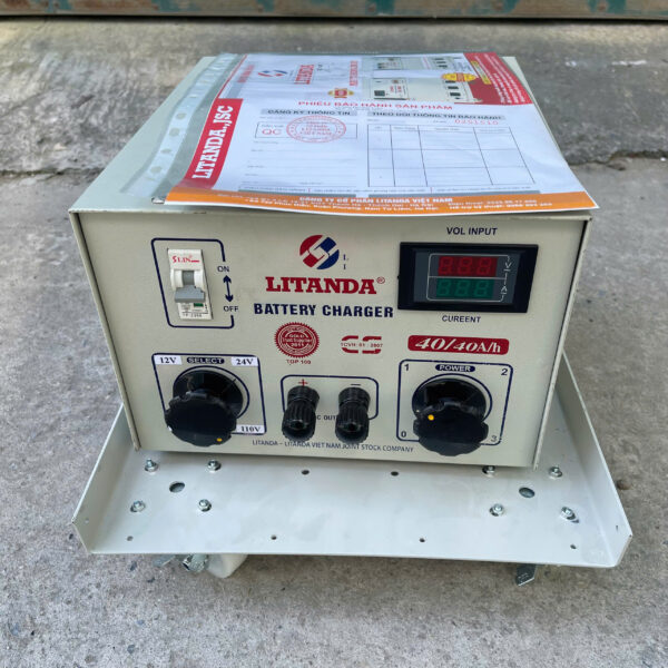 may-nap-ac-quy-40a-110vdc-1
