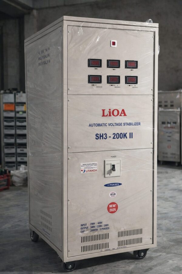 hình ảnh máy ổn áp 200kva nghiêng