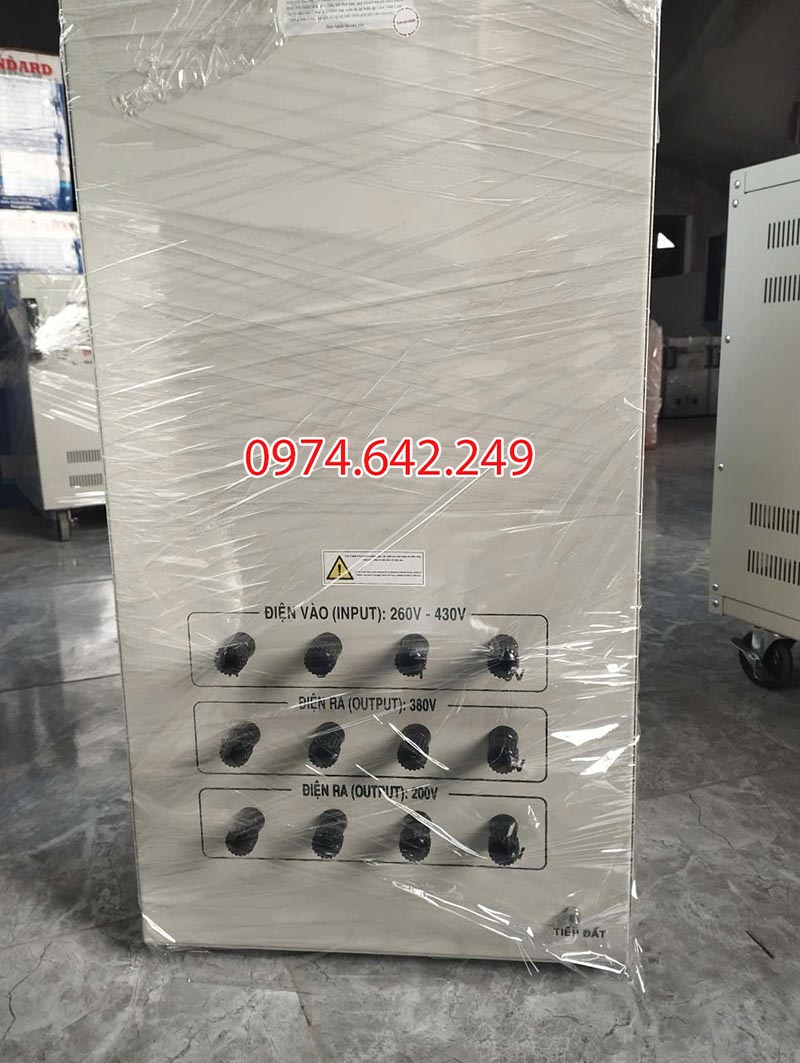 Phía đằng sau của ổn áp LiOA 20kVA 3 pha