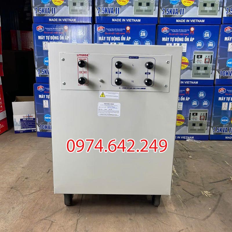Đằng sau của ổn áp LiOA 30kVA 1 pha 