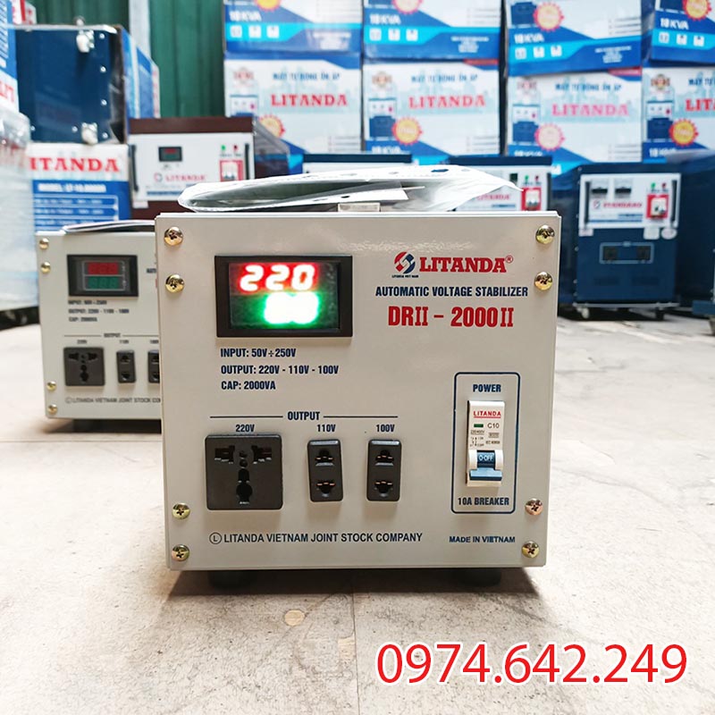 Ổn áp 2KVA Litanda 1 pha DRII - 2000II đang hoạt động