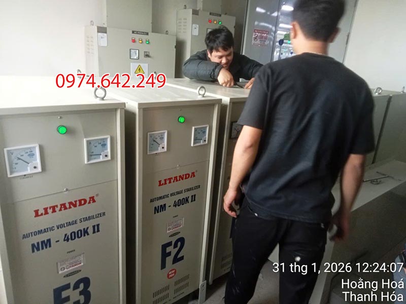 Kỹ thuật viên caonguamagia.com đang lắp đặt máy cho khu công nghiệp