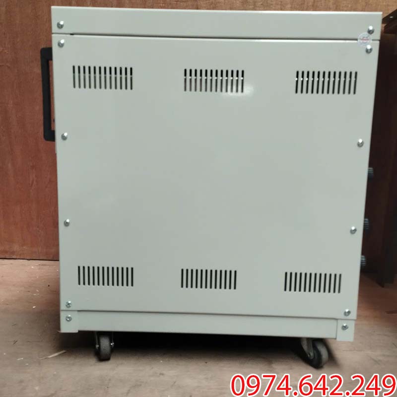 Mặt bên của biến áp 10kVA
