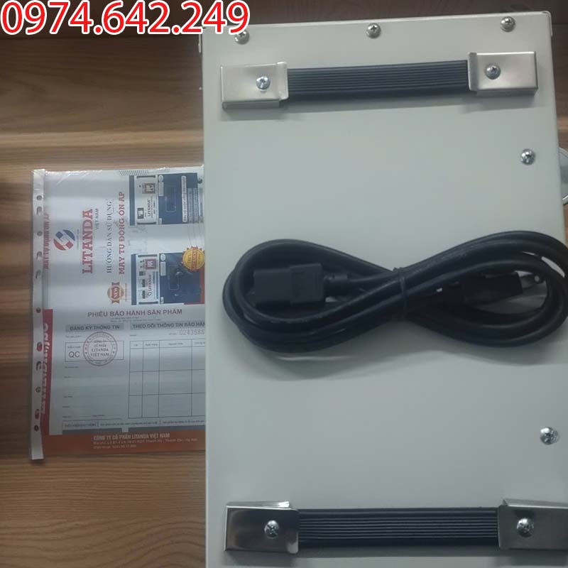 Phiếu bảo hành cũng mặt trên của biến áp cách ly 3kva có tay cầm tiện lợi