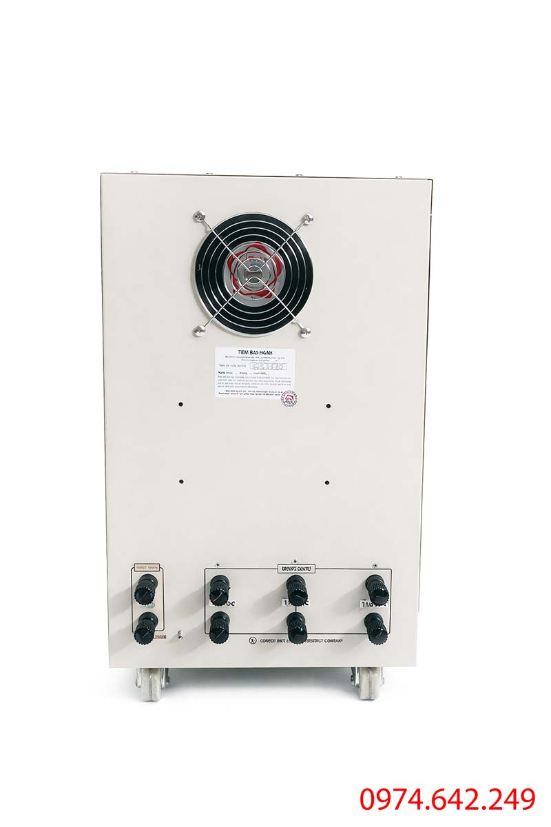đằng sau của biến áp cách ly 1 pha