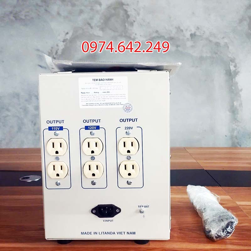Đằng sau của biến áp cách ly audio 5kVA