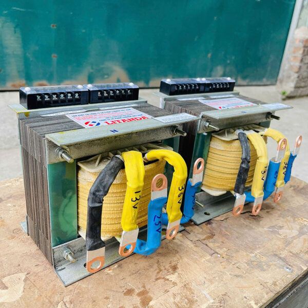 bien-ap-tran-cach-ly-600va-1-pha-3