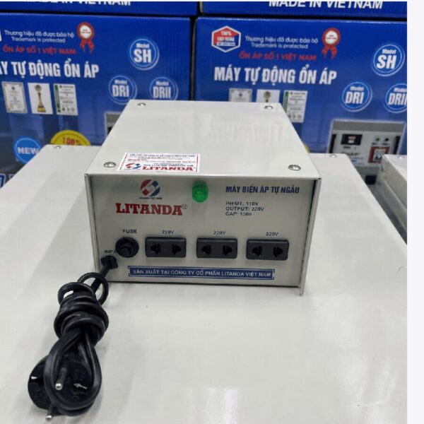 doi-nguon-1500va-vao-110V-ra-220v-4